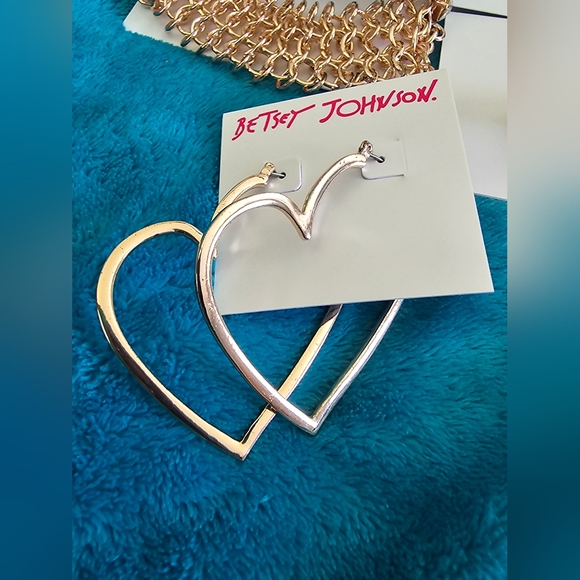 NWT Rose Gold 3 Set Jewlry Lot Earrings, Bracelets and Rings - Picture 3 of 5